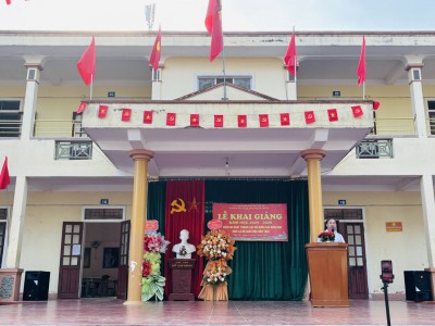 Hiệu trưởng phát biểu tại Lễ Khai giảng năm học 2025 – 2026