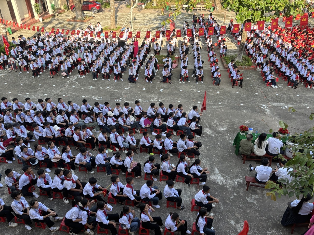 HS toàn trường